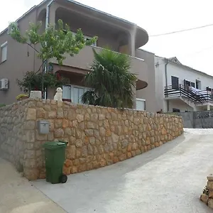 https://apartment-crikvenica.primorje-gorskikotar.com